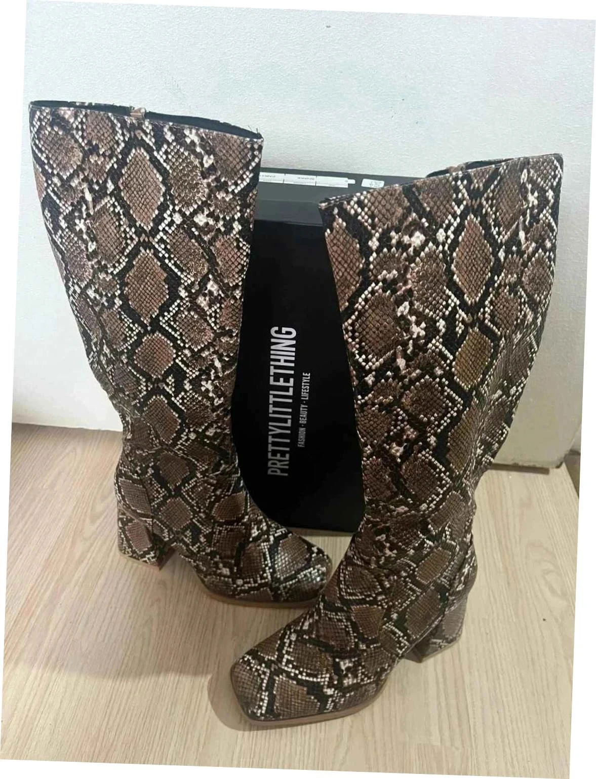 Hoge laarzen PrettyLittleThing (PLT) Nieuw met slangenmotief Maat 38 – photo 2
